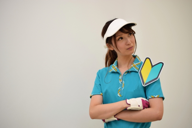 年金手帳を持つドクター